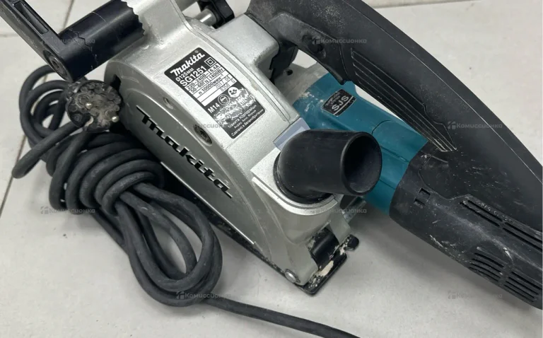 Штроборез Makita SG1251.