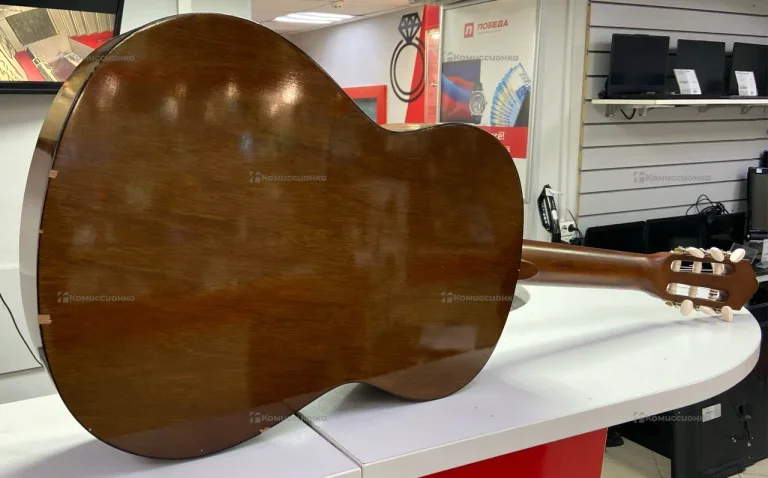 Гитара Yamaha C40