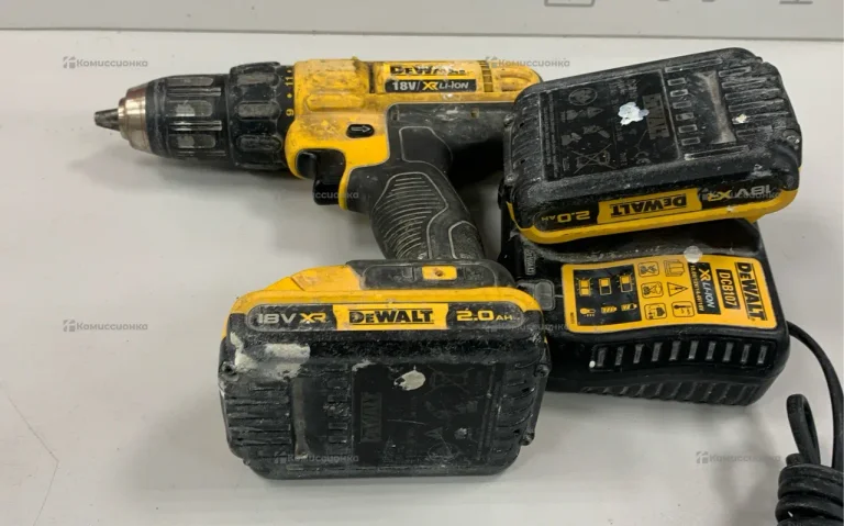 Дрель-Шуруруповёрт DeWalt DCD771C2
