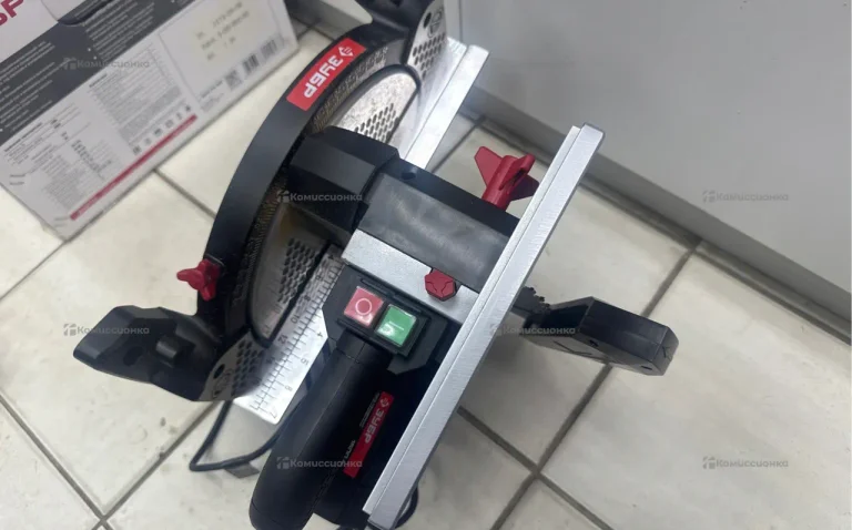 Торцовочная пила Зубр ЗПТК-210 1590