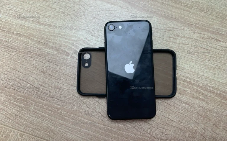 Apple iPhone SE (2020) 3/64 ГБ