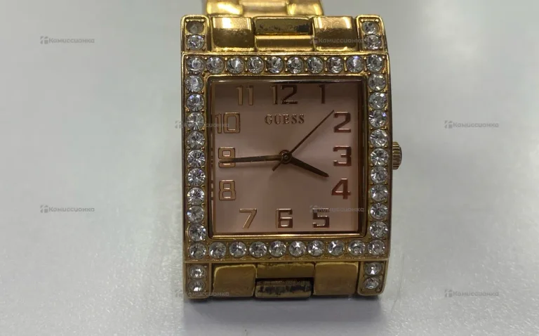Часы  Guess w0128i3