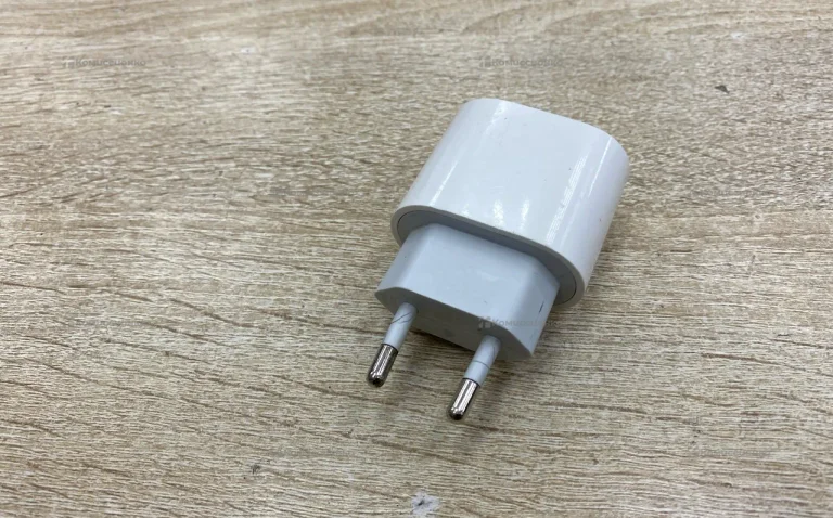 Блок питания Apple 20W