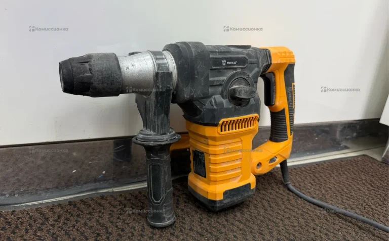 Перфоратор Deko ZKHW 2050W