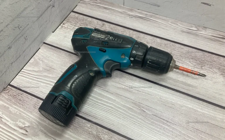 Шуруповерт Makita DR330D