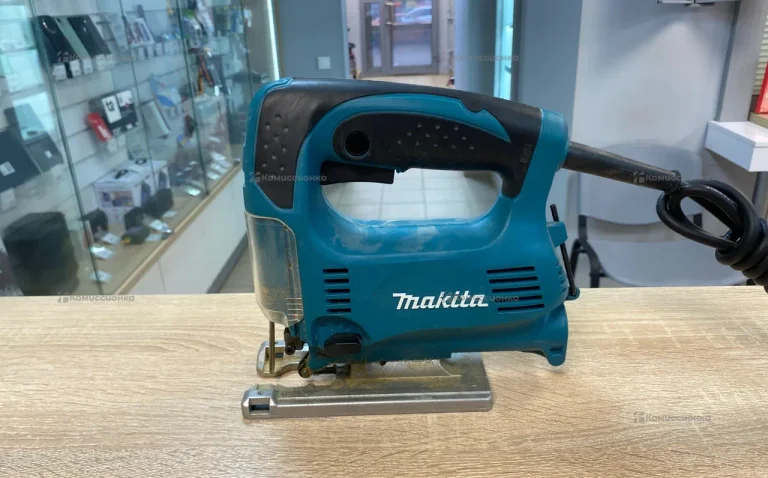 Электролобзик makita 4329