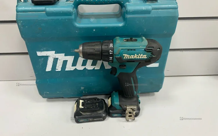 Аккумуляторная дрель-шуруповерт Makita DF333D