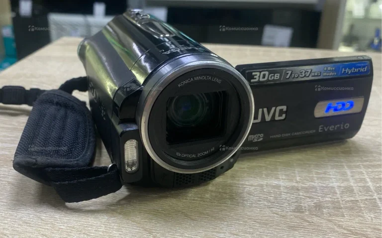 Видеокамера  JVC Everio GZ-MG730