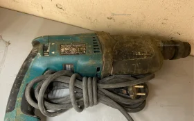 Перфоратор Makita HR2470.
