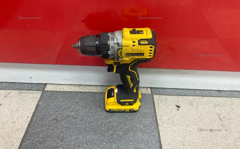 Дрель-Шуруповерт DeWalt DCD701