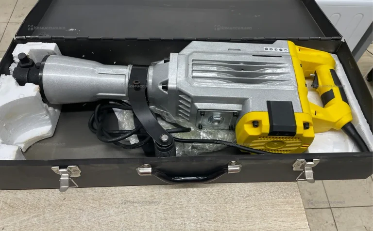 Отбойный молоток КАЛИБР Мастер ОМ-1700/30М