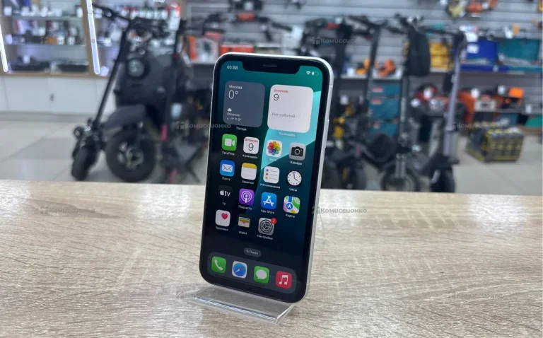 Apple iPhone XR 3/64 ГБ