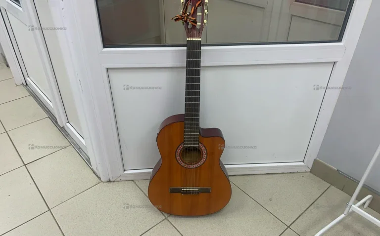 Гитара акустическая Rockdale