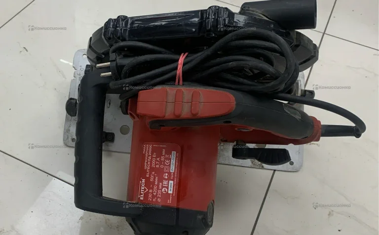 Торцовочная пила ELITECH ПТ 2030К