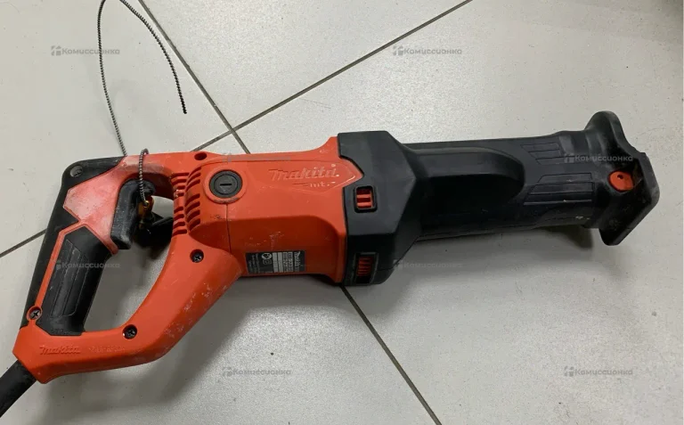Сабельная пила Makita M4501 1010 Вт