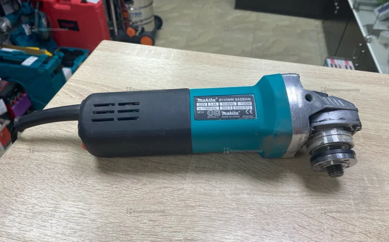 УШМ Makita 9558HNR