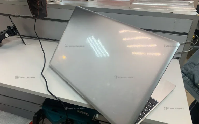 Ноутбук default string Celeron