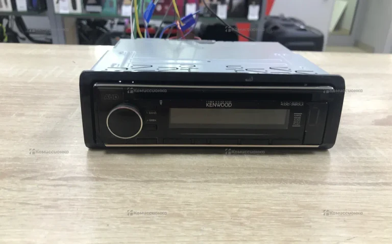 Автомагнитола  Kenwood Kdc-320ui