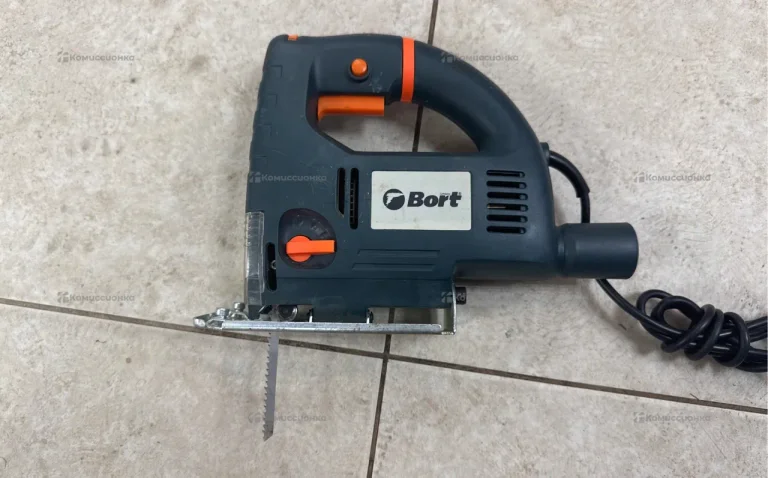 Электролобзик bort BPS-710U