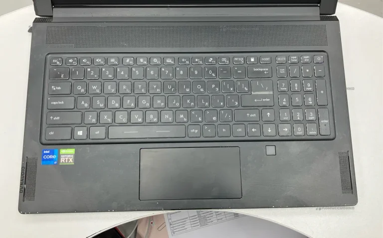 Ноутбук  msi creator 17 B11UG-415