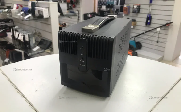 Стабилизатор напряжения - IPPON AVR-1000