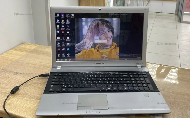 Ноутбук  Samsung RV513