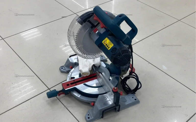 Торцовочная пила BOSCH GCM 216