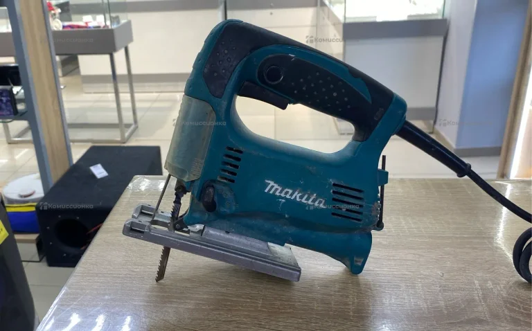 Электролобзик makita 4329