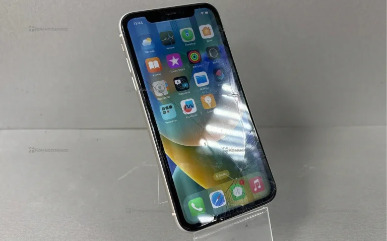 Apple iPhone 11 4/128 ГБ