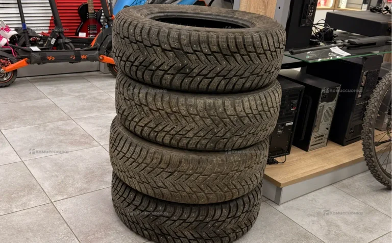 Зимняя резина Nokian tyres 215/65 R16 (4x)