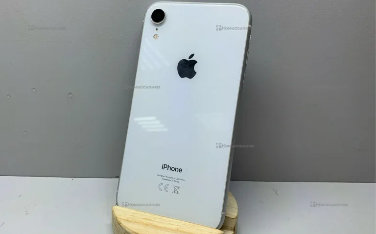 Apple iPhone XR 64 ГБ
