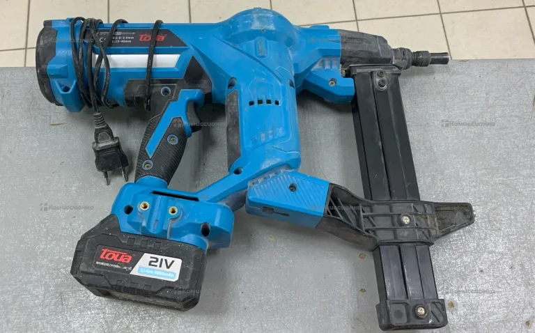 Аккумуляторный монтажный пистолет Toua DCCN40
