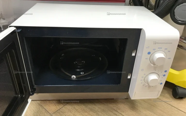 Микроволновая печь  SAMSUNG ME713KR