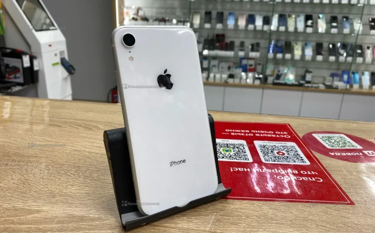 Apple iPhone XR 3/128 ГБ