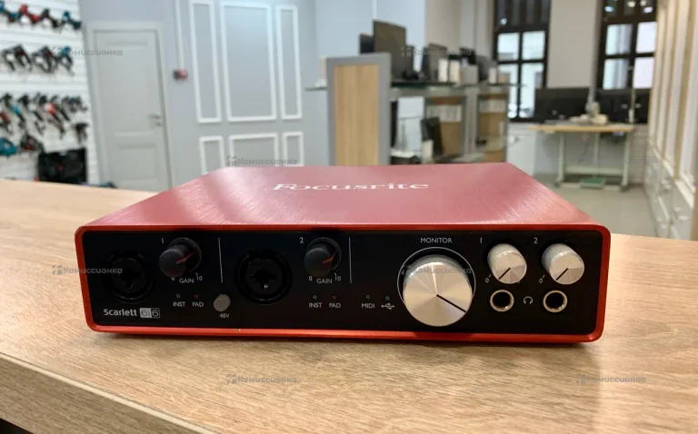 Звуковая карта Focusrite Scarlett 6i6