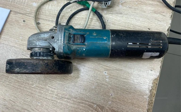 ушм Makita 9565 CVR