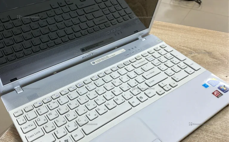 Ноутбук  Sony vaio PCG-71211V