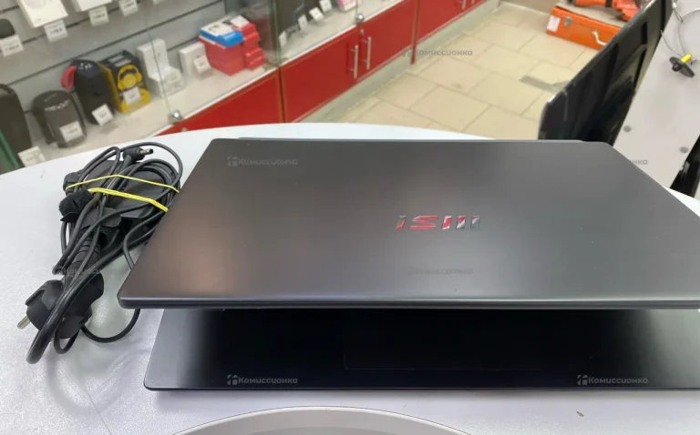 Ноутбук MSI