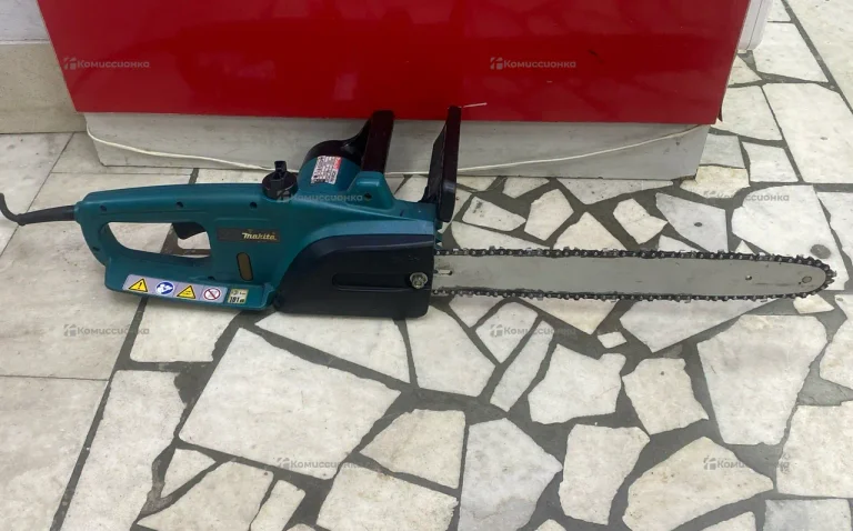 цепная Электро пила Makita UC3010A