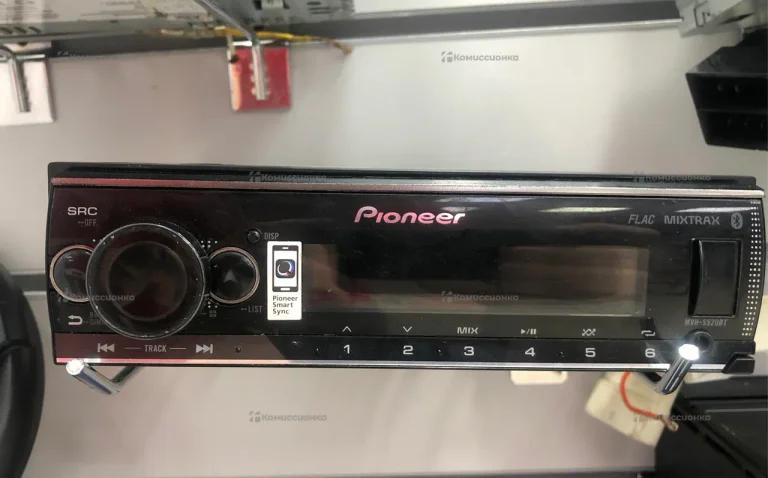 Автомагнитола Pioner MVH-S520BT