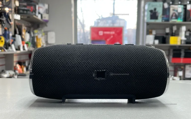 Колонка  JBL черная