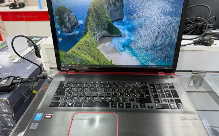 Ноутбук Qosmio X70-B-10T