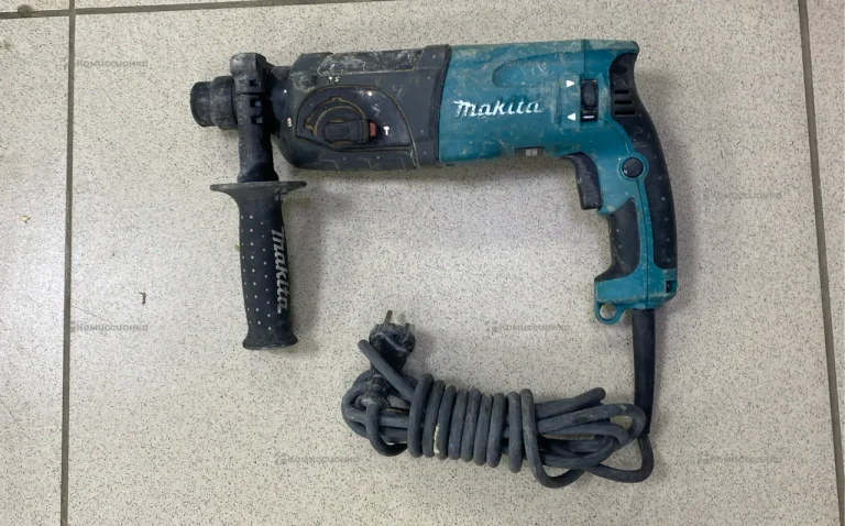 Перфоратор Makita 2470.