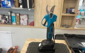 Секатор Makita АКБ