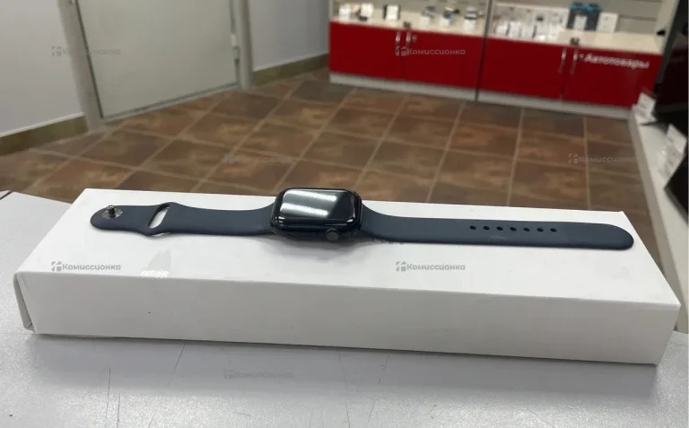 Часы  Apple Watch Series 7 45mm