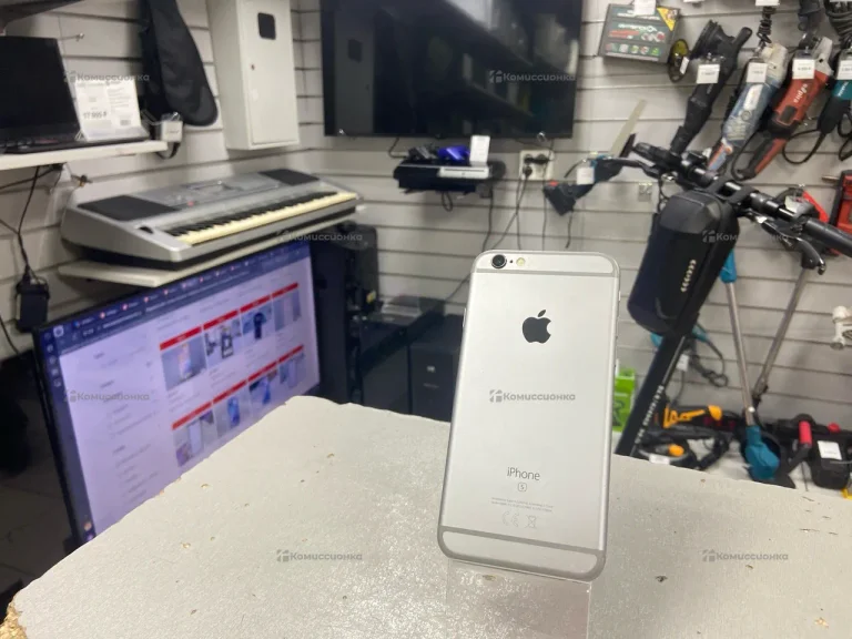 Apple iPhone 6s 2/32 ГБ