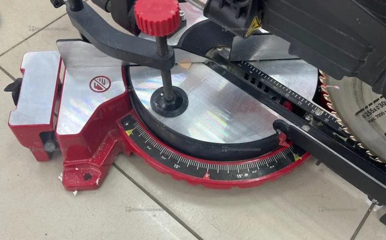 Торцовочная пила ELITECH ПТ 1825К