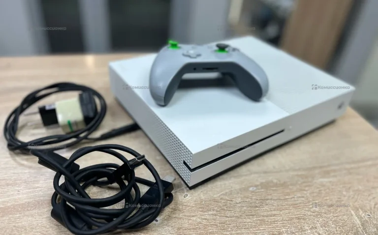 Приставка Xbox One S 500 ГБ
