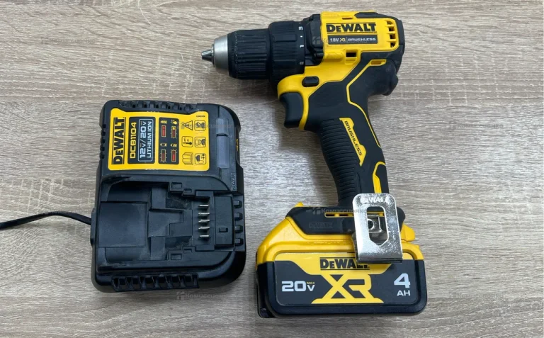 Аккумуляторная дрель-шуруповерт DeWALT DCD708N