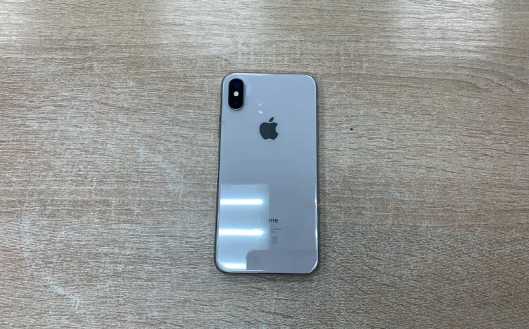 Apple iPhone X 3/64 ГБ